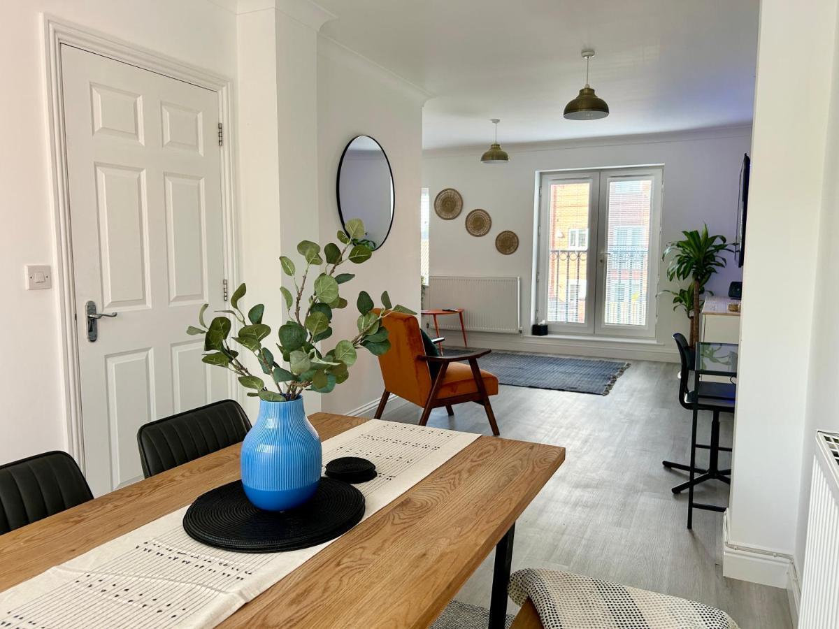 מרקט הרבורו The Town House, Whole House Suitable For Contractors And Families מראה חיצוני תמונה