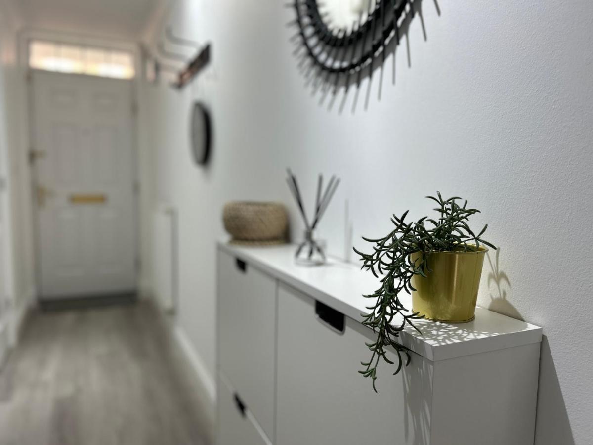 מרקט הרבורו The Town House, Whole House Suitable For Contractors And Families מראה חיצוני תמונה