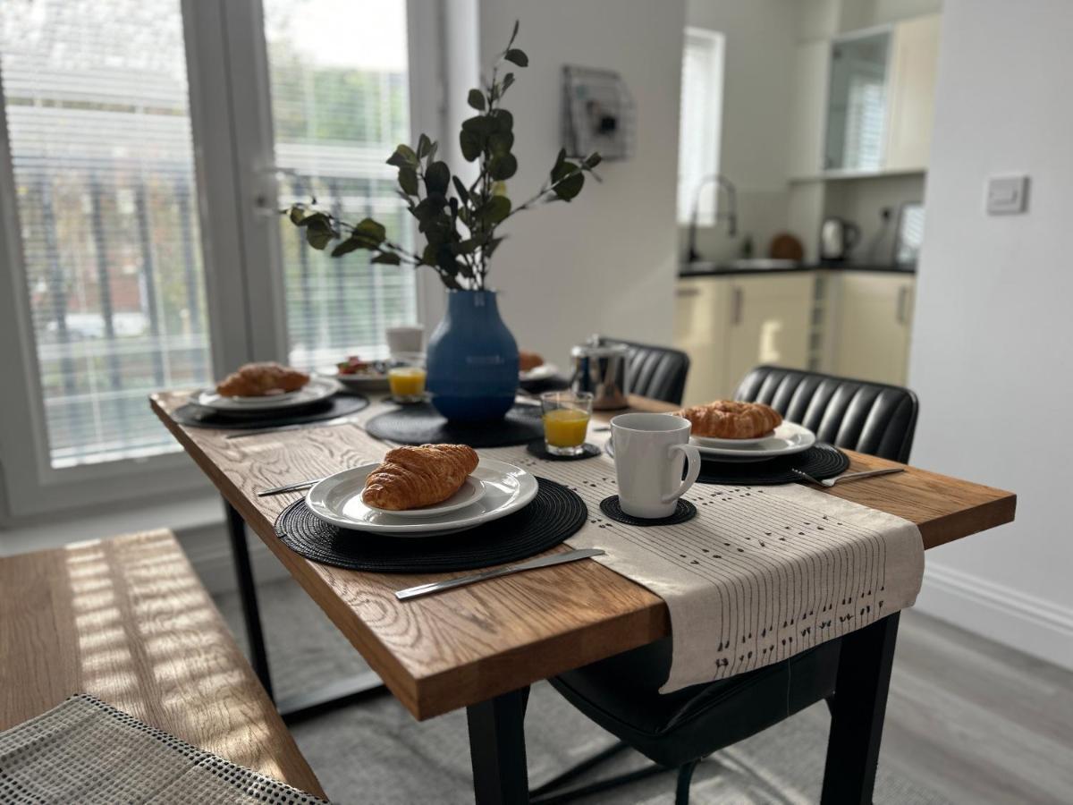 מרקט הרבורו The Town House, Whole House Suitable For Contractors And Families מראה חיצוני תמונה